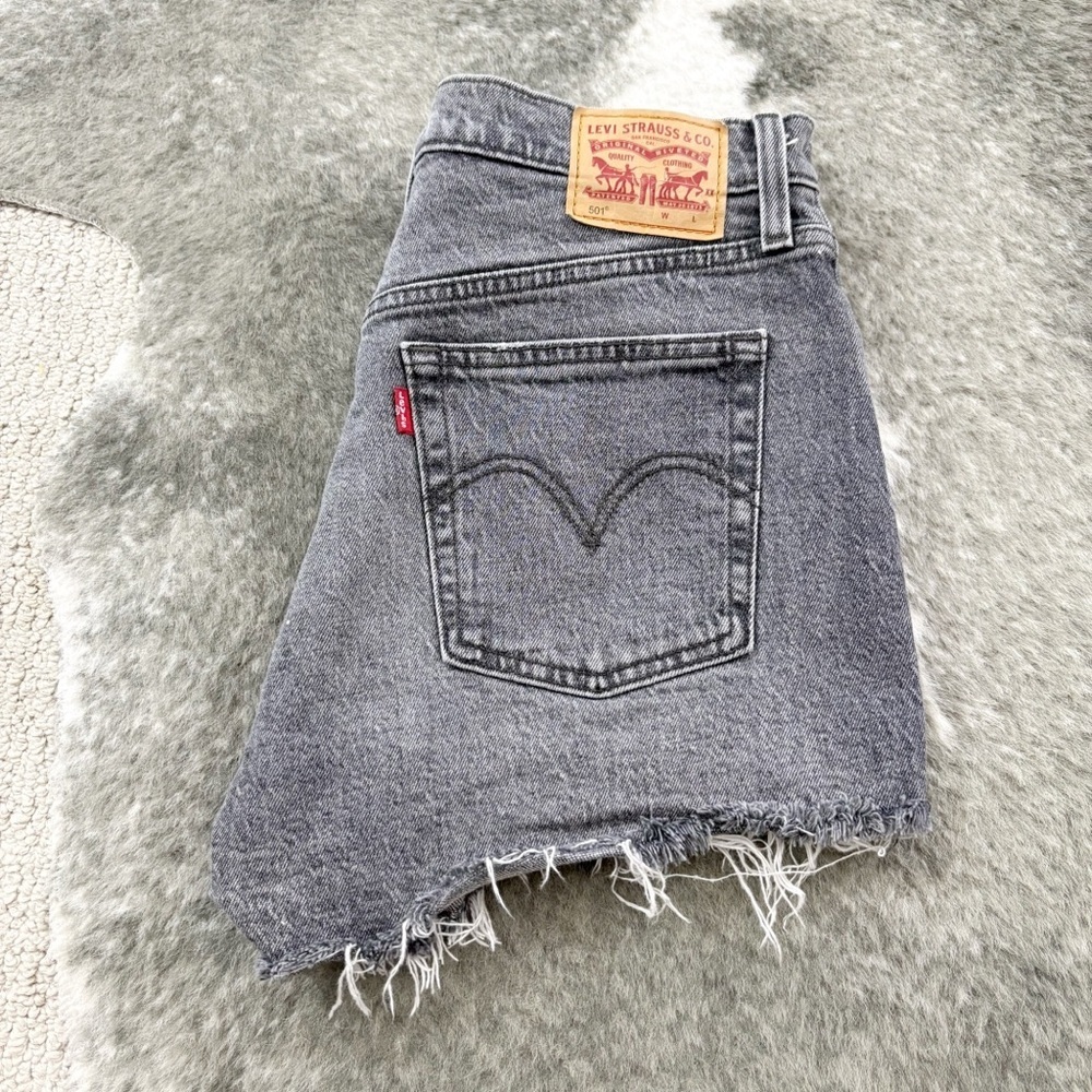 Levi's Cutoff Denim Jean Shorts 29 - Picture 2 of 10